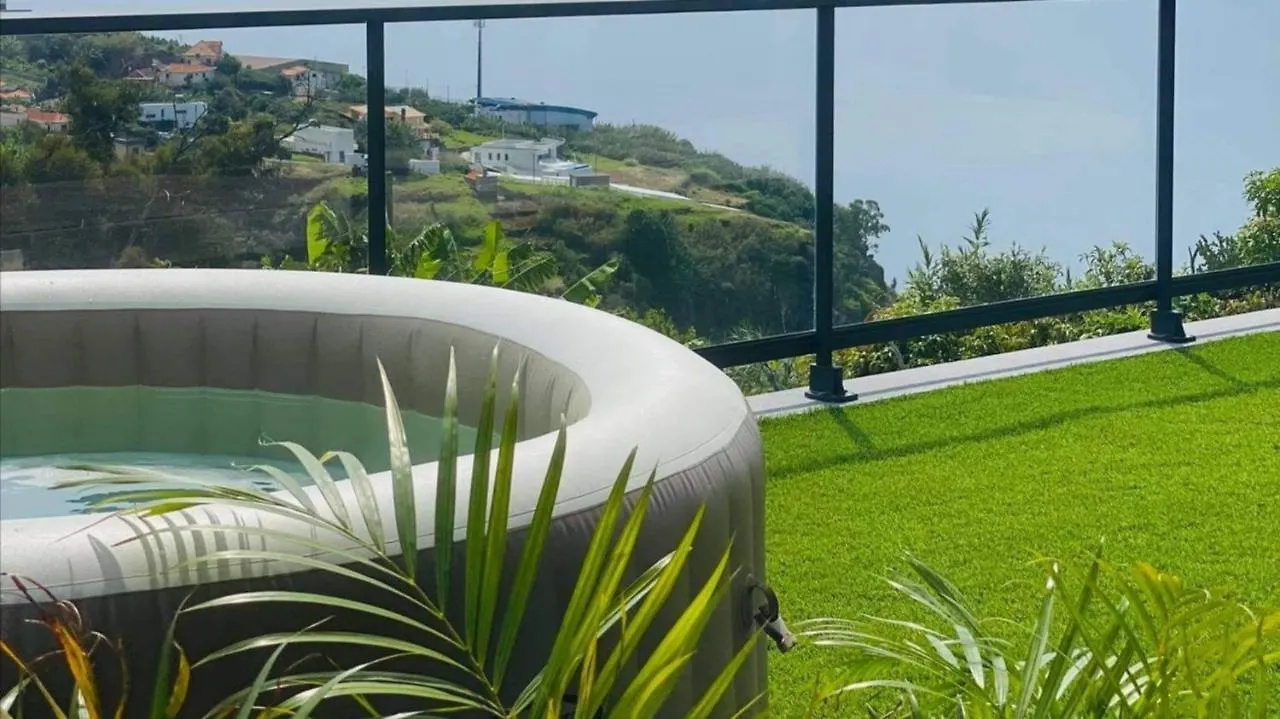 הוילה Stunning 1-Bed House In Estreito Da Calheta בית נופש