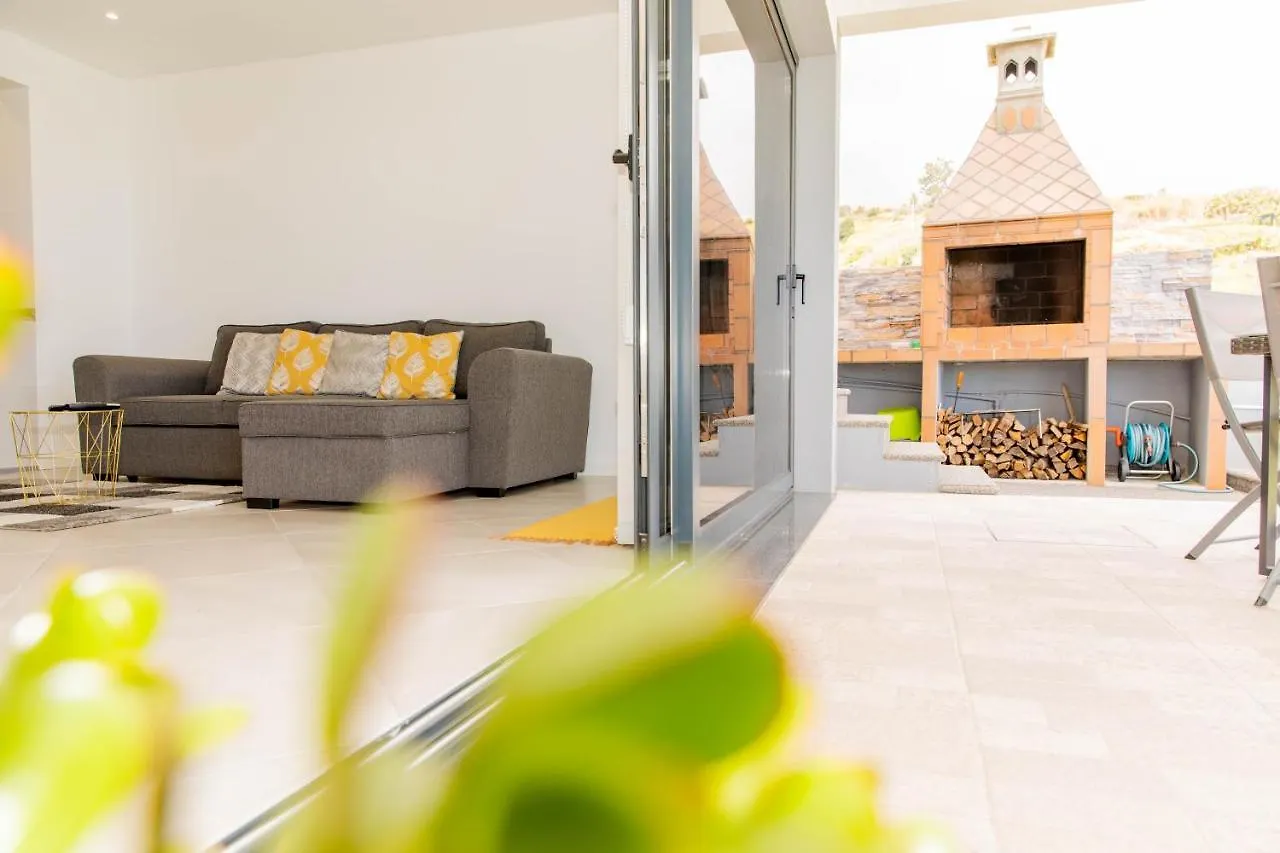 בית נופש הוילה Stunning 1-Bed House In Estreito Da Calheta פורטוגל