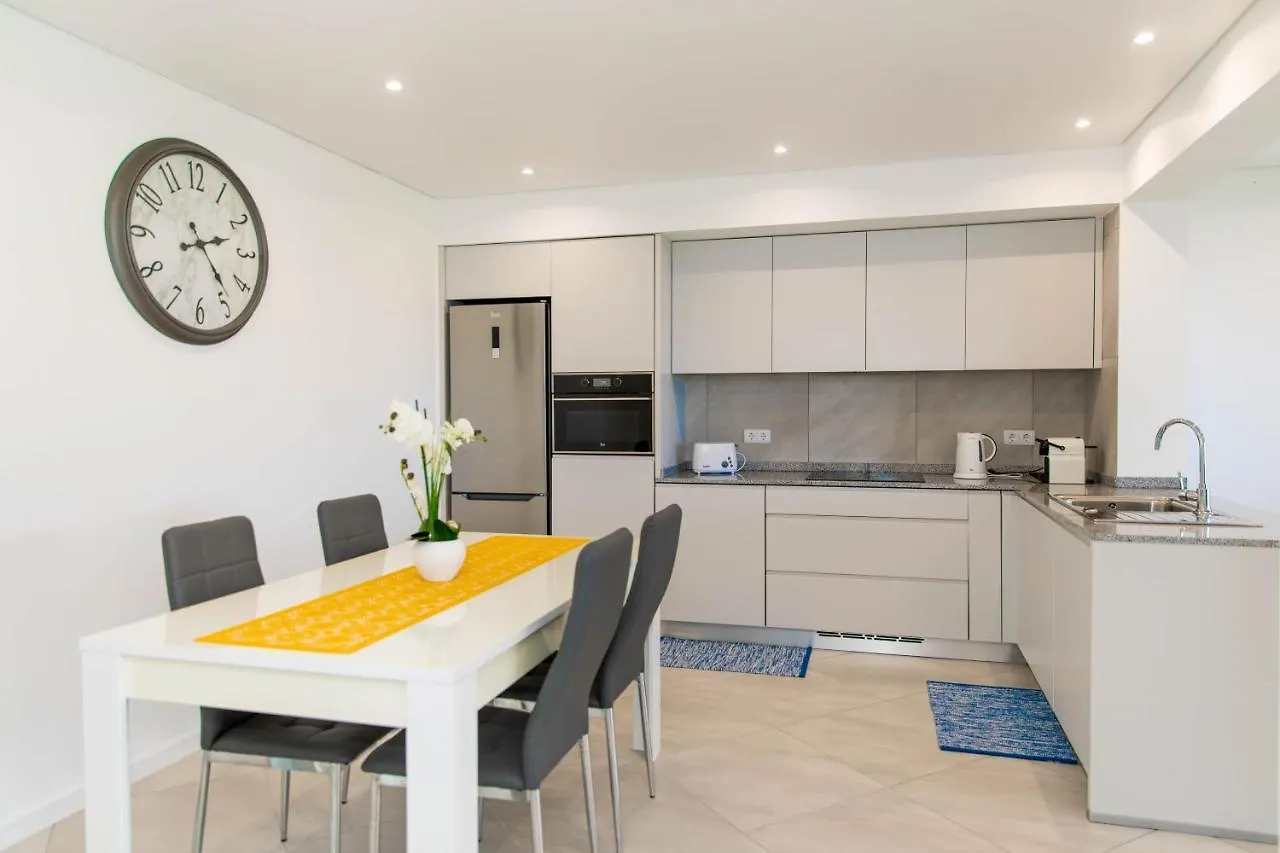 הוילה Stunning 1-Bed House In Estreito Da Calheta 0*,
