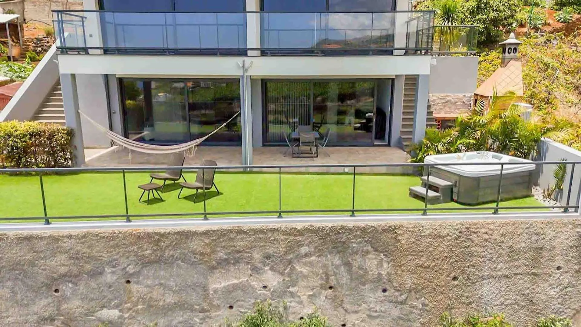הוילה Stunning 1-Bed House In Estreito Da Calheta 0*,  פורטוגל